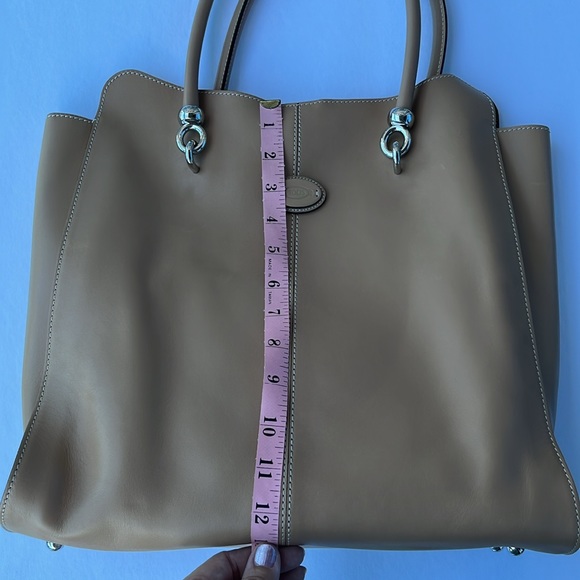 Tod's “Alo Sella” Vachetta (Tan) Large Shopping Tote Bag - Picture 9 of 16
